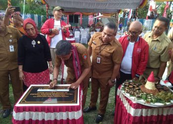 Walikota Ambon Resmikan Monumen Lahatol Ukulele Di SD Negeri 2 Hateve Besar.