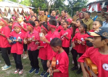 Niko Tulalessy Optimis Music Ukulele Masuk Record Dunia.