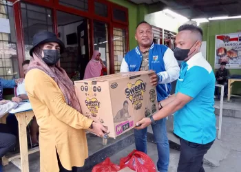 Faisal Hayoto : KNPI Maluku Bantu Ringankan Beban Korban Kebakaran di Mardika