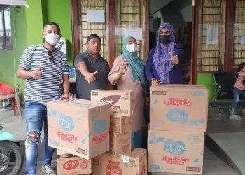 Almuni SMAN 3 Ambon, Salurkan Bantuan Kepada Korban Kebakaran Lorong Tahu.