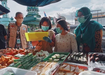 Hari Kedua Ramadhan Balai POM Ambon Melakukan Pengawasan Takjil Buka Puasa.