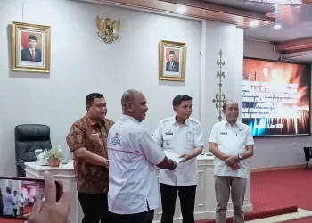 Revisi Perda  Nomor 8,9,10 Tentang Negeri Rombak Definisi “Matarumah Parentah”, PSH FH Unpatti Serahkan Dokumen Revisi Perda dan Instruksi Walikota Ambon ke Pemkot Setempat 
