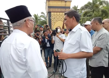 Terima Hewan Qurban, Imam Masjid Al -Fatah Doain Penjabat Wali Kota Ambon