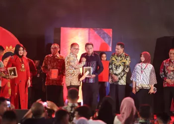 Penjabat Wali Kota Ambon Hadiri Gala Dinner APEKSI 2023 Di Makassar.