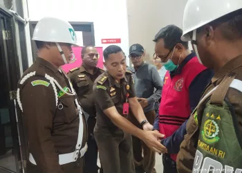 Jaksa Penyidik Kejati Maluku Tahan Mantan Kadis PUPR SBB 