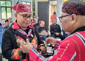 Latupati Maluku Lantik Jance Dominggus Hilewe Jadi Latupati Taniwel 