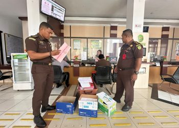 Jaksa Kejari MBD Limpahkan Dua Berkas Perkara Tipikor BLPD Setkab MBD dan ADD-DD Watuwei ke Pengadilan Tipikor Ambon