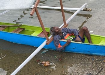 Nekat Terjun Dari JMP Ambon, ODGJ Diselamatkan Warga Sekitar