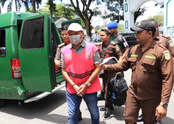 Tersangkut Kasus “Pancuri” Uang Proyek Pasar Langgur, Direktur PT Fajar Baru Gemilang Dibekuk Jaksa di Bandara Pattimura