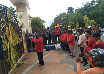 Kades dan Warga Taar Sepakat Buka Sasi di Fasilitas Pemkot Tual