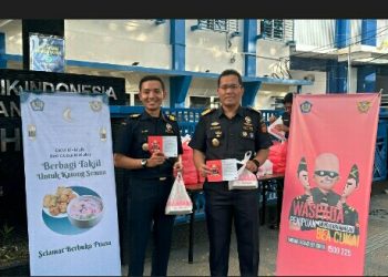 Waspada Penipuan, Kanwil Bea Cukai Sosialiasi Dan Pembagian Takjil Gratis