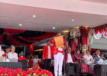 Tema HUT ke-449 “Deng Cinta voor Ambon” Artinya “Seng Boleh Buang Sampah Sabarang Dapa” dan “Laeng Masih Curiga Laeng”