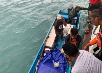 Alami Mati Mesin, Longboat Berpenumpang Enam Orang Berhasil Diselamatkan Tim SAR Gabungan