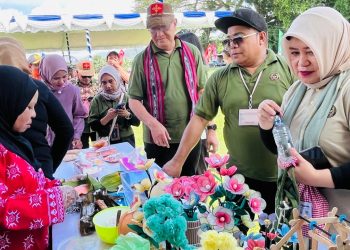 Kadis Pariwisata Kota Ambon Support dan Apresiasi Karya Seni Warga Desa
