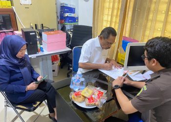 Setelah Masuk DPO di Kasus “Pancuri Kepeng Negara”, Mantan Sekkab SBT Langsung Digiring ke Terali Besi