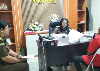 Kejati Maluku Terima Berkas Perkara dan Tersangka (Tahap II) “Pancuri Kepeng Negara” di PT. Pos Cabang Werinama