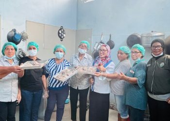 Jemaat Nehemia Sektor Pison Ikut Pelatihan Wirausaha Berbahan Dasar Ikan .