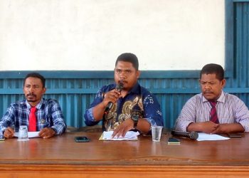 Tim Hukum Paslon 02 Lapor KPU SBT ke DKPP