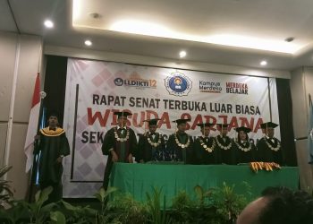 Diusia ke -40 Tahun, STIA Trinitas Ambon Wisudakan 40 Lulusan Periode Desember 2024