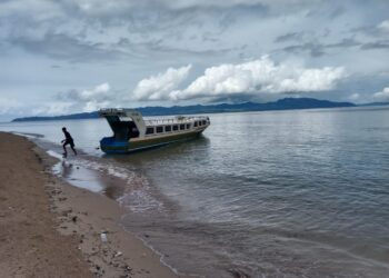Speedboat  “Dua Nona” Terbalik di Perairan Laut Samala,  SBB, 8 Orang Tewas dan 20 Orang Selamat 