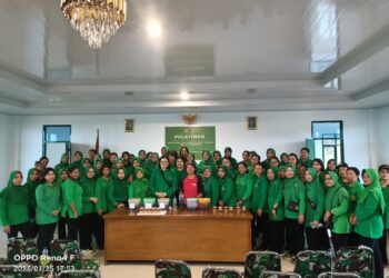Dukung Zero Waste Month ,Rotari Club Bandung Kota Kembang Bersama Persit Kodim 1515/ SBB Gelar Pelatihan Pupuk Organik