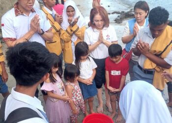 Permabudhi Maluku Lakukan Tradisi Fang Sheng di Pantai Natsepa Suli