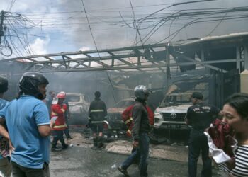 Rumah di Kelurahan Uritetu Terlahap Api, Tujuh Unit Mobil di Arahkan