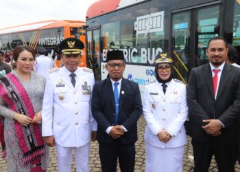 Bodewin Wattimena dan Ely Toisutta Resmi Dilantik Sebagai Walikota dan Wawali Ambon