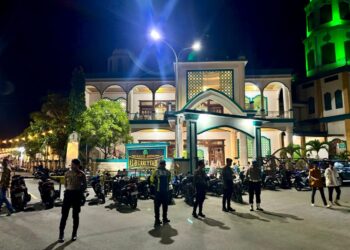Beri Rasa Aman Saat Sholat Tarawih, Polres Tual Laksanakan Pengamanan