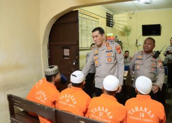 Kapolresta Ambon Buka Puasa Bersama Para Tahanan Rutan Mapolresta