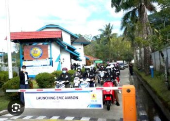 Ini Penjelasan PLN UP3 Ambon Terkait Kabel Menutup Trotoar Jalan Kakialy