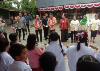 Pemkot Ambon Peduli Generasi Sehat, Gelar Imunisasi dan Pemeriksaan Kesehatan Gratis untuk Anak Sekolah