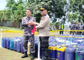 Sinergi TNI-Polri: Kapolres Tual Beri Apresiasi Lanal Tual Ungkap Peredaran Sopi Ilegal