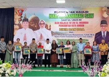 Hadiri Maulid Nabi, Wattimena Mengingatkan Untuk Menghidupi Kembali Nilai-Nilai Rasulullah SAW.
