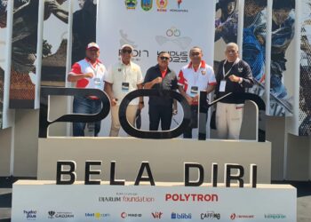 Foto : Kiri ke Kanan , Wakil CDM Levinus Kariuw, Bendahara KONI Maluku Anwar Solihin, Ketua KONI Maluku Sam Latuconsina, Kadispora Maluku Sandi Watimena dan Wakil Ketua II KONI Maluku Roy Mongie