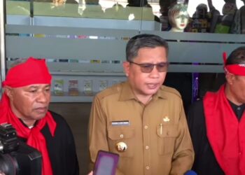 Wali Kota Ambon Mediasi Pertemuan Pemilik Dian Pertiwi Dengan Masyarakat Rumah Tiga