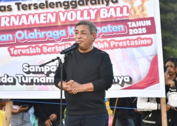 Bupati Noach Menutup Turnamen Bola Voli Porkab MBD 2025