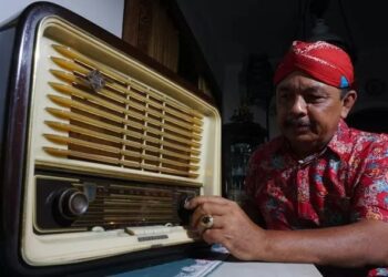 Duduk dan Mendengarkan