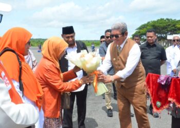 Bupati Malra Terima Kunjungan Dua Anggota DPR RI, Serahkan Proposal Program Pembangunan