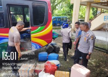 Polisi Gagalkan Penyelundupan 120 Liter Sopi di Terminal Passo, Sasar Angkutan Lintas Seram-Ambon