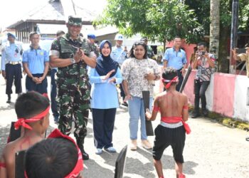 Wujud Pengabdian Tanpa Batas, Lanud Pattimura Gelar Bakti Sosial Perdana di Negeri Hatu