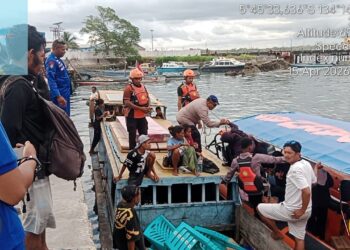 KM Putra Chris Kandas di Perairan Aru, 44 Penumpang Dievakuasi Tim SAR Gabungan dalam Kondisi Selamat