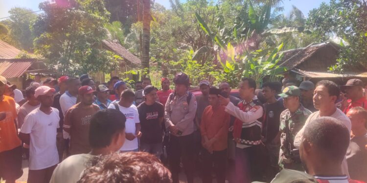 Sempat Lumpuhkan Jalur Ambon–Liang, Aksi Pemalangan Angkot di Salahutu Berakhir Damai Usai Mediasi TNI-Polri