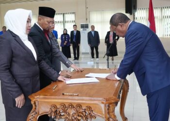 Rektor UNPATTI Lantik Tiga Wakil Dekan FISIP, Tekankan Good Governance dan Regenerasi Kepemimpinan