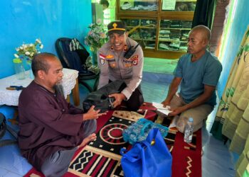 Polsek KPYS Salurkan Bantuan untuk Keluarga Buruh Bagasi di Hari Buruh