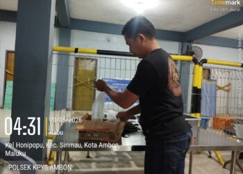 Polsek KPYS Amankan 13 Liter Sopi di Pelabuhan Yos Sudarso Ambon