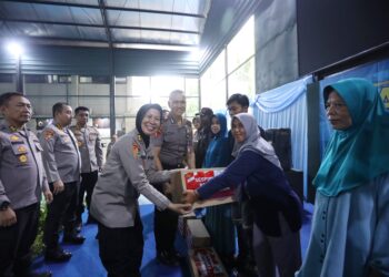 Serdik Sespimma Polri 75 Pokjar V Gelar Bakti Sosial di Sumedang, Salurkan 100 Paket Sembako dan Santunan Anak Yatim