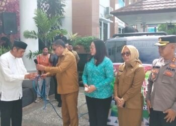 Idul Adha 1447 H, Pemkot Ambon Serahkan 50 Sapi dan 50 Kambing untuk Masjid-Masjid di Kota Ambon