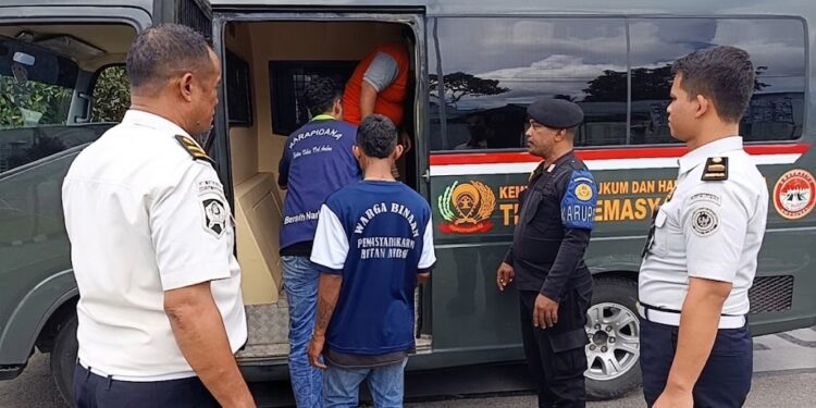 Tujuh Narapidana Dipindahkan dari Rutan ke Lapas Ambon, Jefry: Pemindahan untuk Efektivitas Pembinaan dan Integrasi Sosial