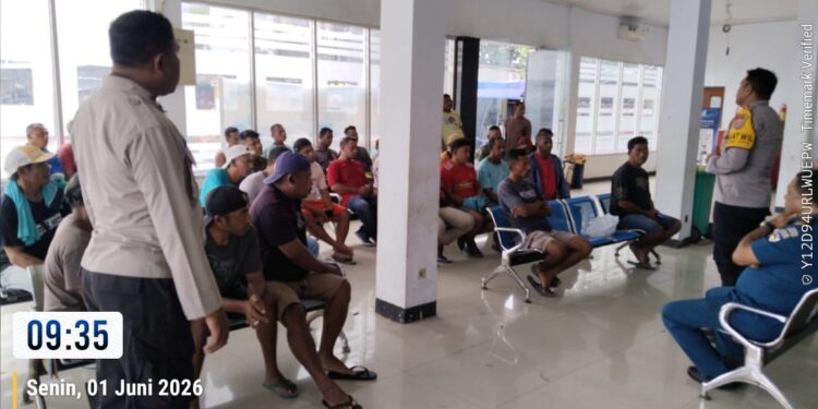 IPTU Giovani Toffy Pimpin Dialog Kamtibmas dengan Buruh Pelabuhan Slamet Riyadi